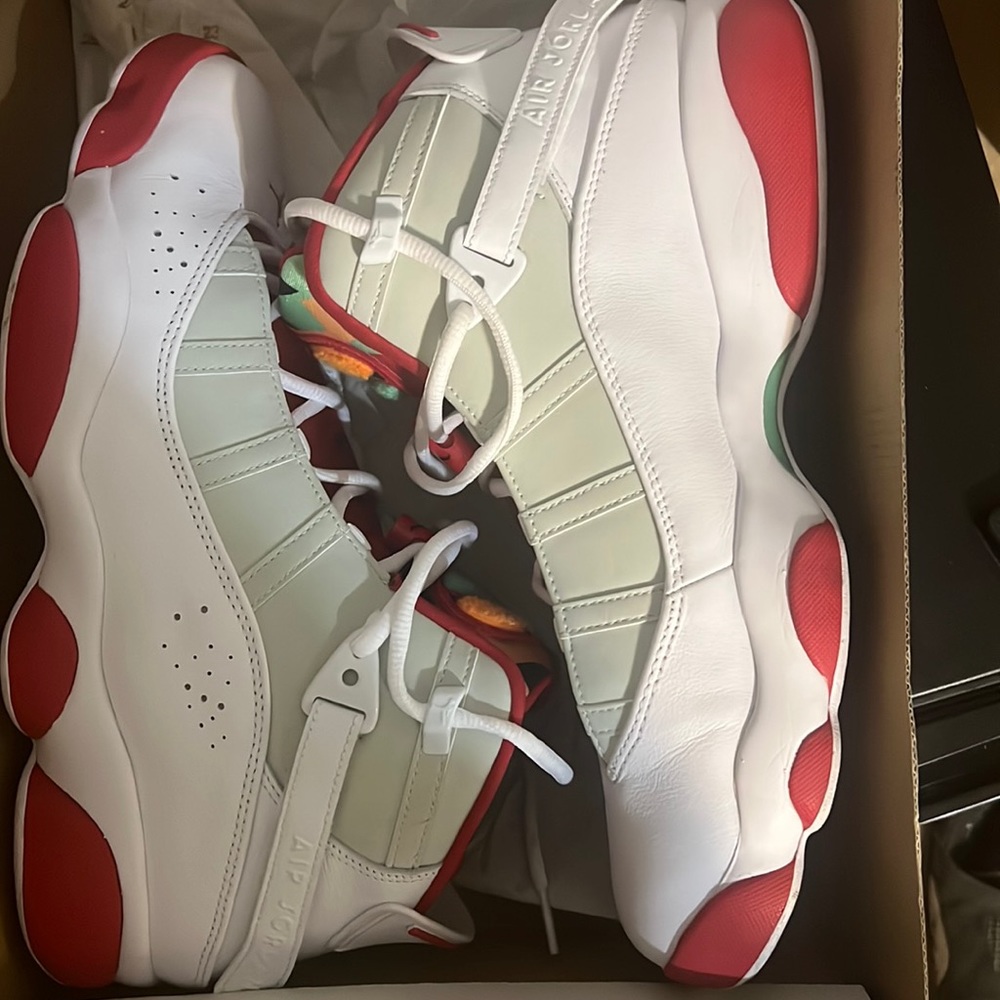 6 Rings Jordan’s only been worn Twice. Excellent condition!